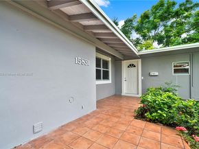 15831 Palmetto Club Dr, Miami FL 33157