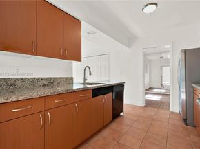 15831 Palmetto Club Dr, Miami FL 33157