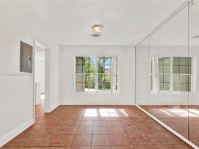 15831 Palmetto Club Dr, Miami FL 33157