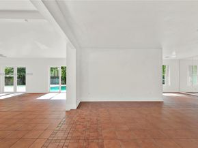15831 Palmetto Club Dr, Miami FL 33157