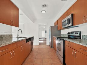 15831 Palmetto Club Dr, Miami FL 33157