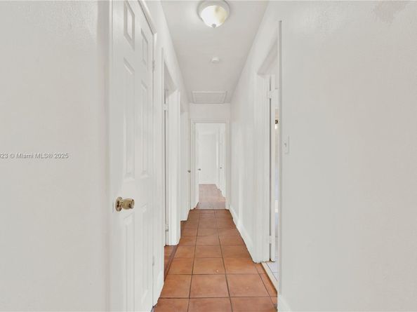 15831 Palmetto Club Dr, Miami FL 33157