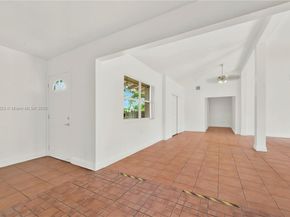 15831 Palmetto Club Dr, Miami FL 33157