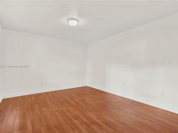 15831 Palmetto Club Dr, Miami FL 33157