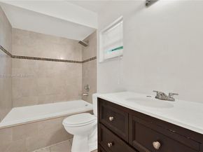15831 Palmetto Club Dr, Miami FL 33157