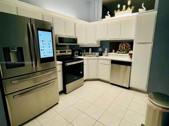 1025 Green Pine Blvd B, West Palm Beach FL 33409