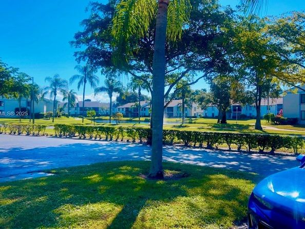 1025 Green Pine Blvd B, West Palm Beach FL 33409