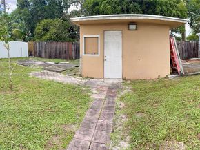 1041 E 19th St, Hialeah FL 33013