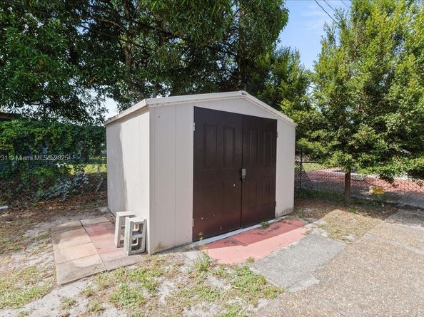 3820 NW 5th St, Lauderhill FL 33311