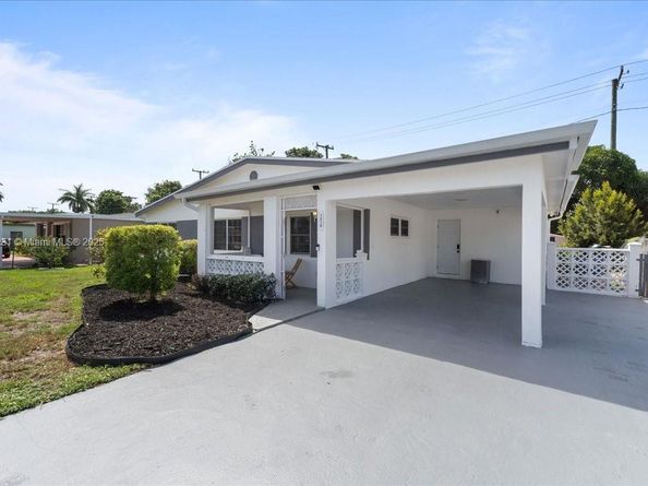 3820 NW 5th St, Lauderhill FL 33311