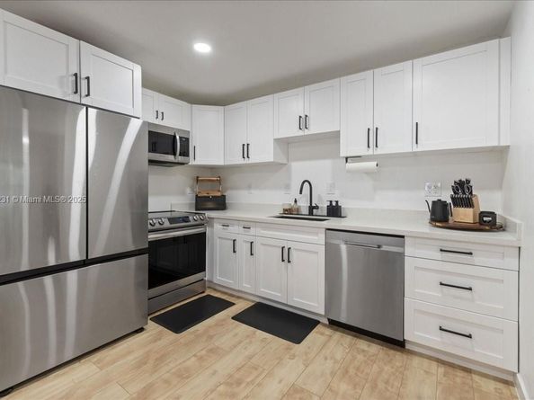 3820 NW 5th St, Lauderhill FL 33311