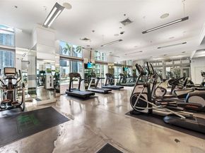 90 SW 3rd St 4009, Miami FL 33130