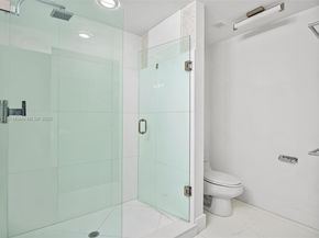 90 SW 3rd St 4009, Miami FL 33130
