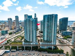 90 SW 3rd St 4009, Miami FL 33130