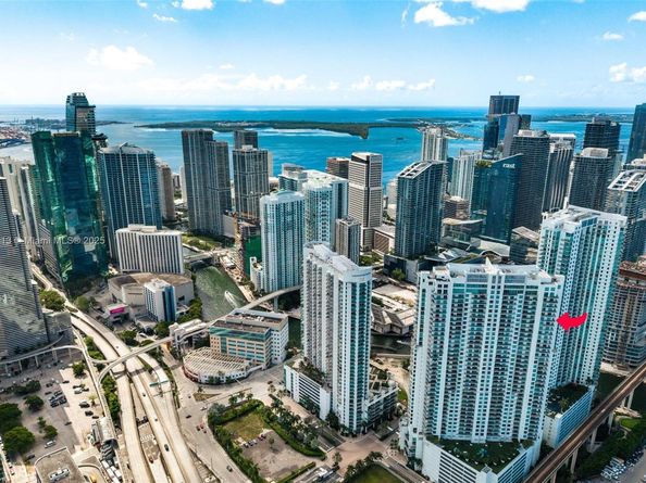 90 SW 3rd St 4009, Miami FL 33130