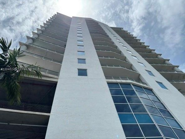 10 SW South River Dr 1109, Miami FL 33130