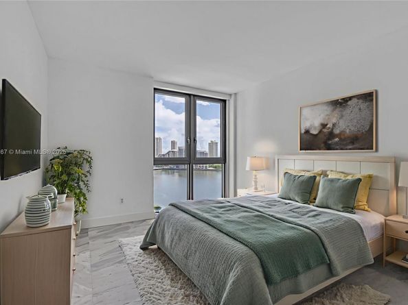 1331 Brickell Bay Dr 1201, Miami FL 33131