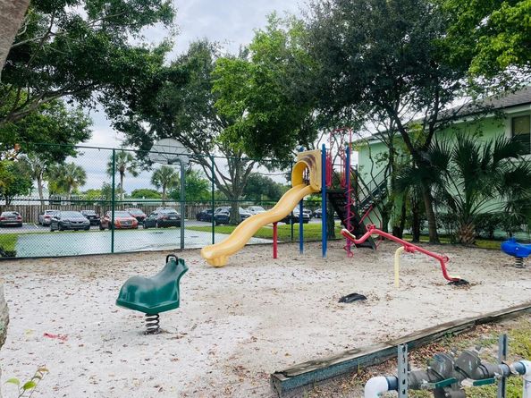 4085 NW 87th Ave 4085, Sunrise FL 33351