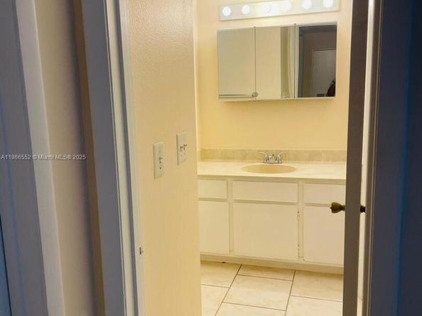 4085 NW 87th Ave 4085, Sunrise FL 33351