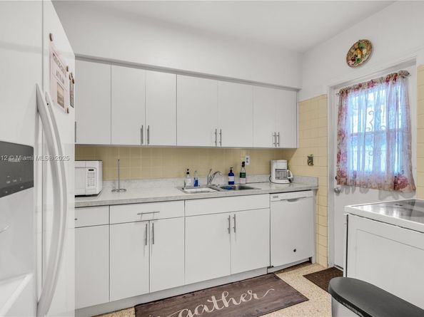 201 NW 14th Ave, Miami FL 33125