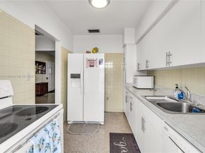 201 NW 14th Ave, Miami FL 33125
