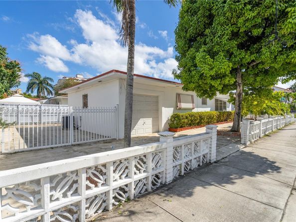201 NW 14th Ave, Miami FL 33125