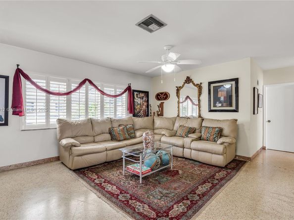 201 NW 14th Ave, Miami FL 33125