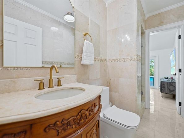 16811 NW 83rd Ave, Miami Lakes FL 33016