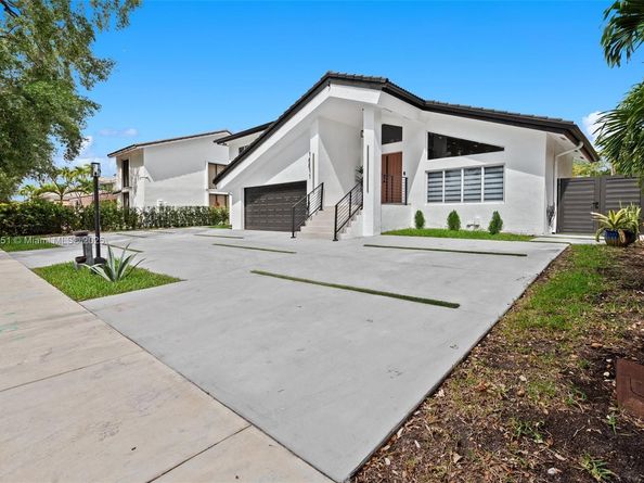 16811 NW 83rd Ave, Miami Lakes FL 33016