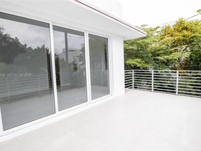 3374 Day Ave A, Miami FL 33133