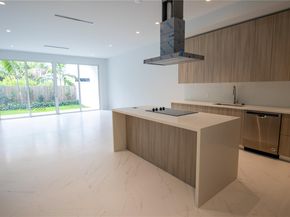 3374 Day Ave A, Miami FL 33133
