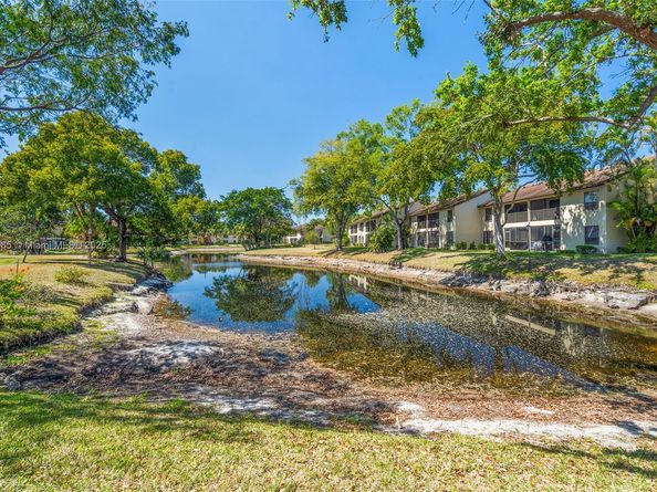 3059 S Carambola Cir S 2330, Coconut Creek FL 33066