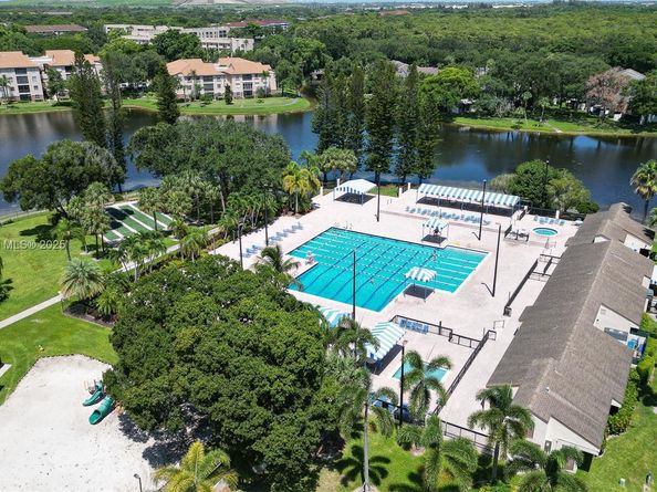 3059 S Carambola Cir S 2330, Coconut Creek FL 33066