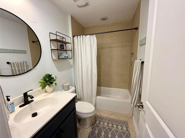 2977 St John Dr, Cooper City FL 33024