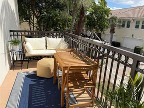 2977 St John Dr, Cooper City FL 33024