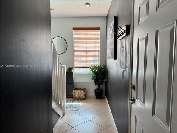 2977 St John Dr, Cooper City FL 33024