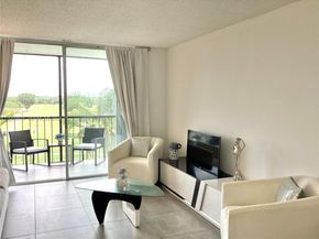 8900 Washington Blvd PH2A, Pembroke Pines FL 33025