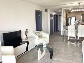 8900 Washington Blvd PH2A, Pembroke Pines FL 33025
