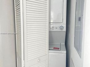 15 NW 52nd St, Miami FL 33127