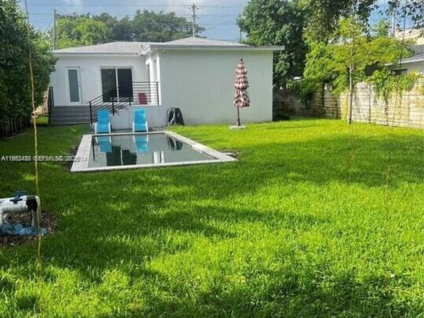 15 NW 52nd St, Miami FL 33127