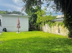 15 NW 52nd St, Miami FL 33127