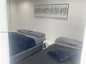 15 NW 52nd St, Miami FL 33127