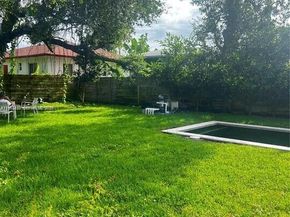 15 NW 52nd St, Miami FL 33127