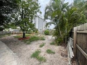 1416 N 2nd Ave N, Lake Worth FL 33460
