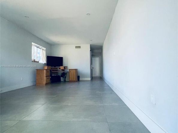 2325 NE 194 Street, Miami FL 33180