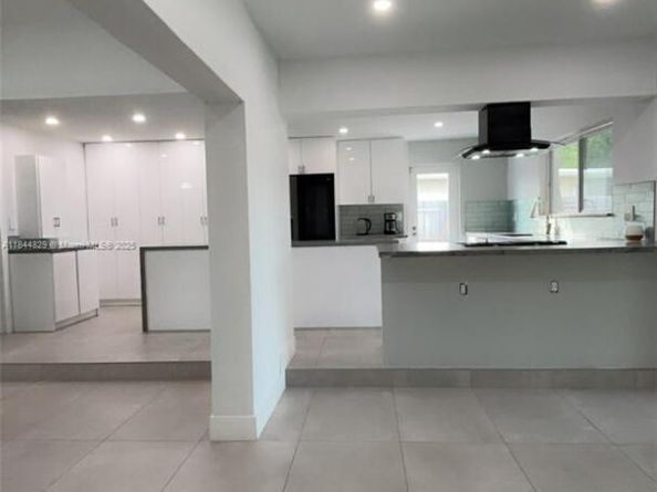 2325 NE 194 Street, Miami FL 33180