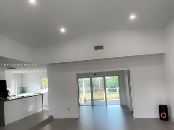 2325 NE 194 Street, Miami FL 33180