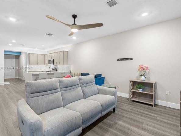 110 SW 171st Way, Pembroke Pines FL 33027