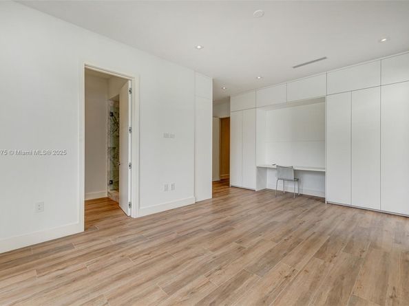 2980 Coconut Ave, Miami FL 33133