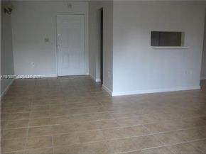 9493 SW 76th St L4, Miami FL 33173